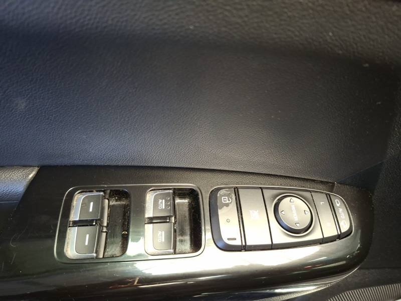 Kia Sportage - Photo 17
