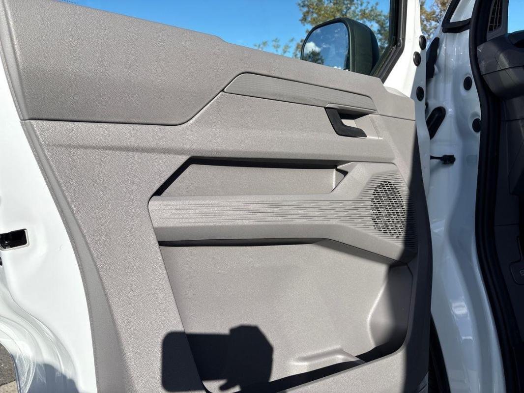 Volkswagen Transporter - Photo 16