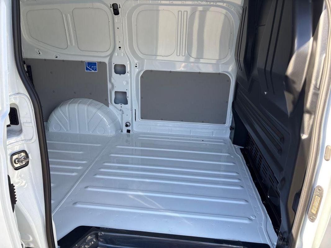Volkswagen Transporter - Photo 24