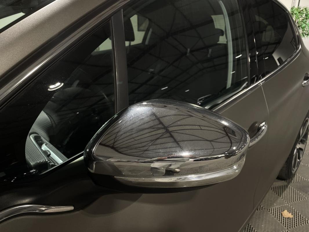 Peugeot 208 - Photo 12