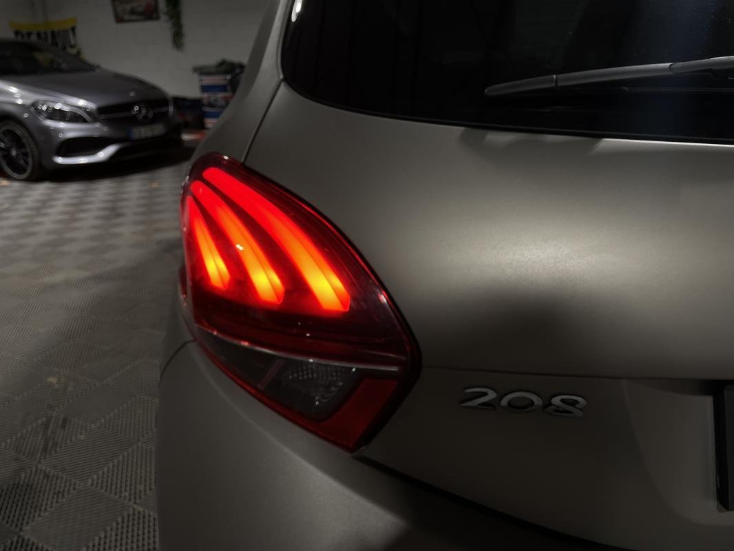 Peugeot 208 - Photo 13