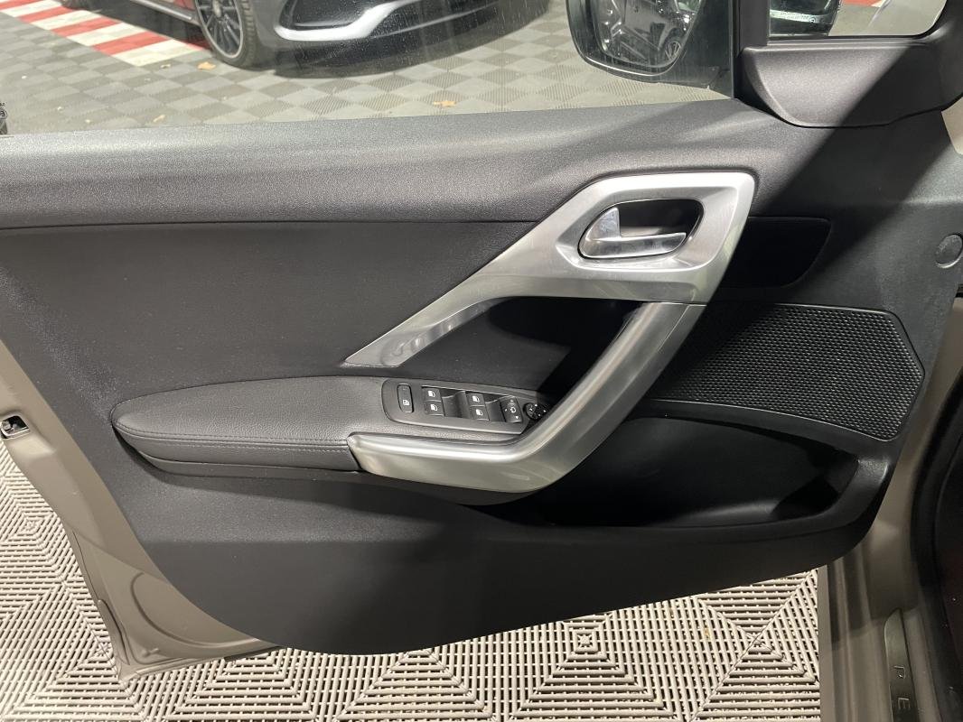 Peugeot 208 - Photo 14