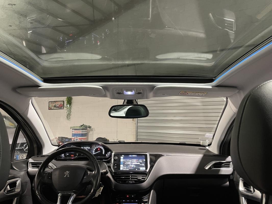 Peugeot 208 - Photo 28