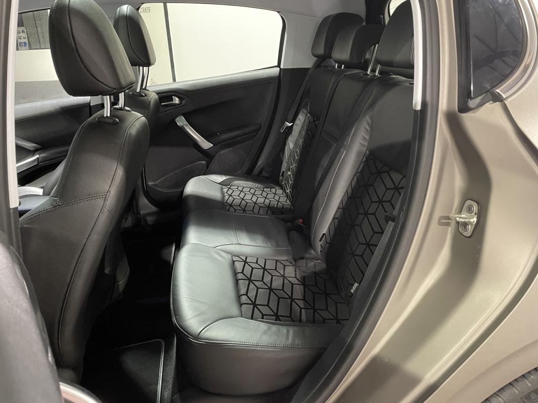 Peugeot 208 - Photo 29