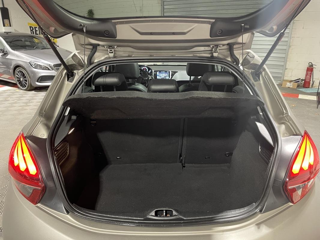 Peugeot 208 - Photo 30