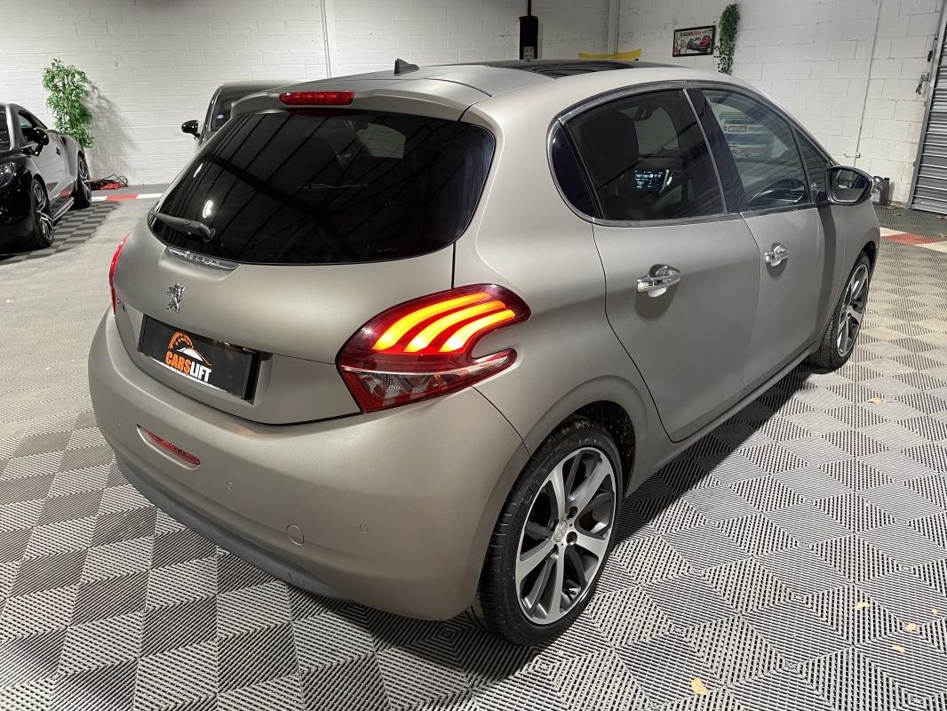 Peugeot 208 - Photo 6
