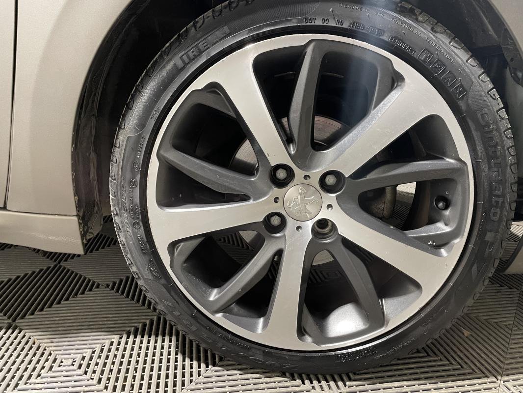 Peugeot 208 - Photo 10