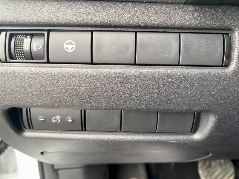 Nissan Qashqai - Photo 22