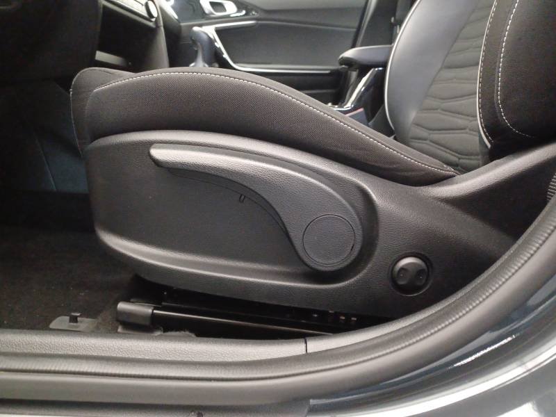 Kia CEED - Photo 32