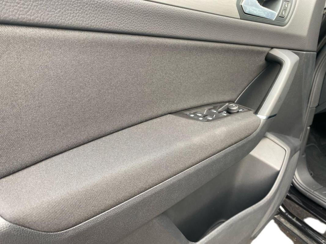 Volkswagen Touran - Photo 16