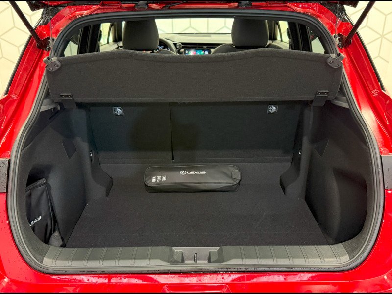 Lexus LBX - Photo 12