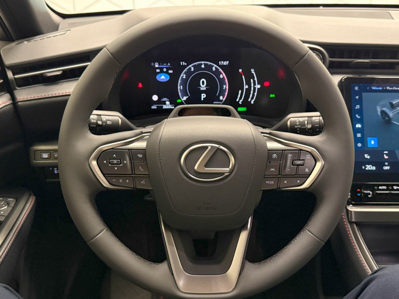 Lexus LBX - Photo 31