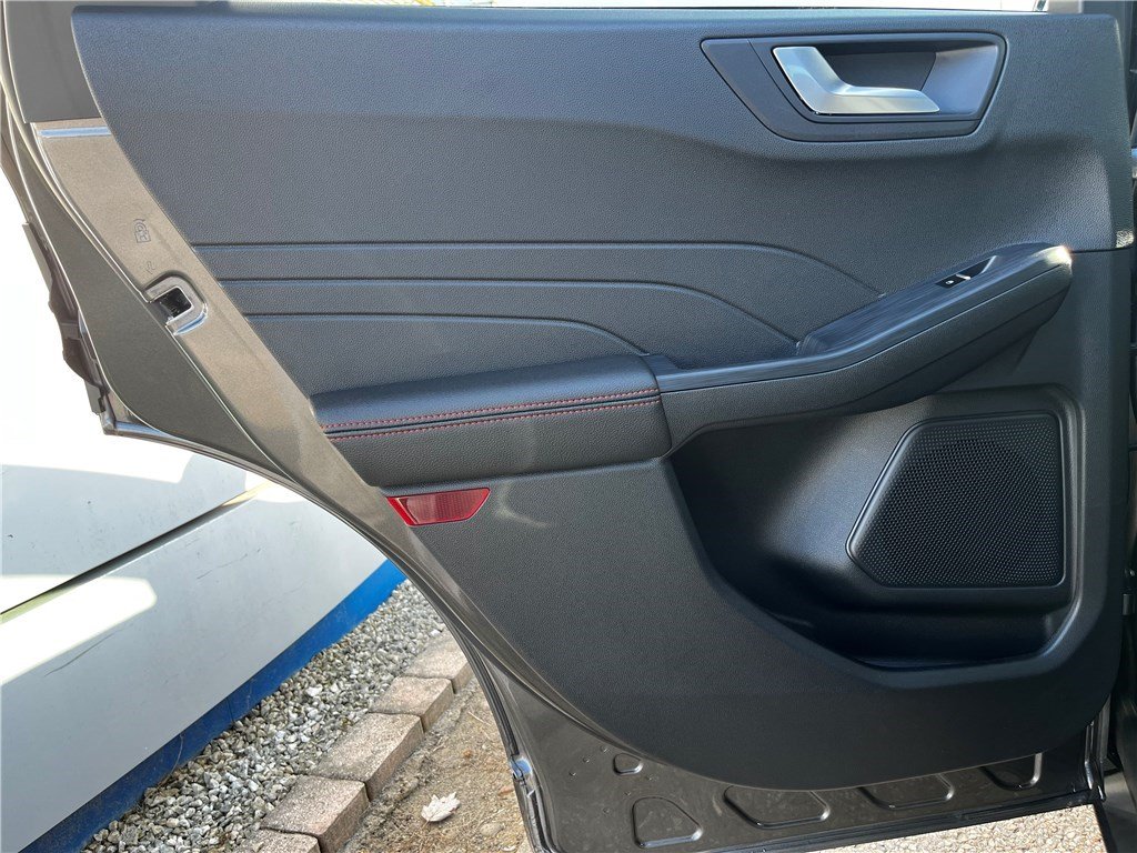 Ford Kuga - Photo 12