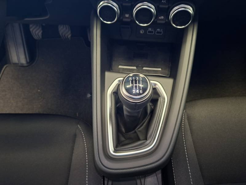Mitsubishi Colt - Photo 18