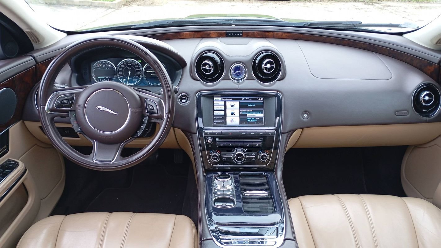 Jaguar XJ - Photo 11