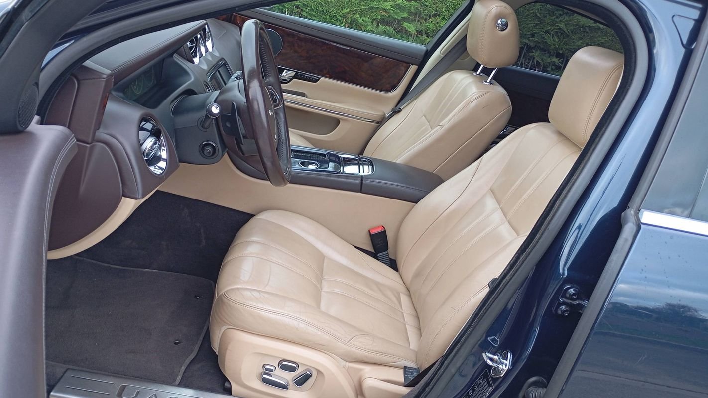 Jaguar XJ - Photo 26