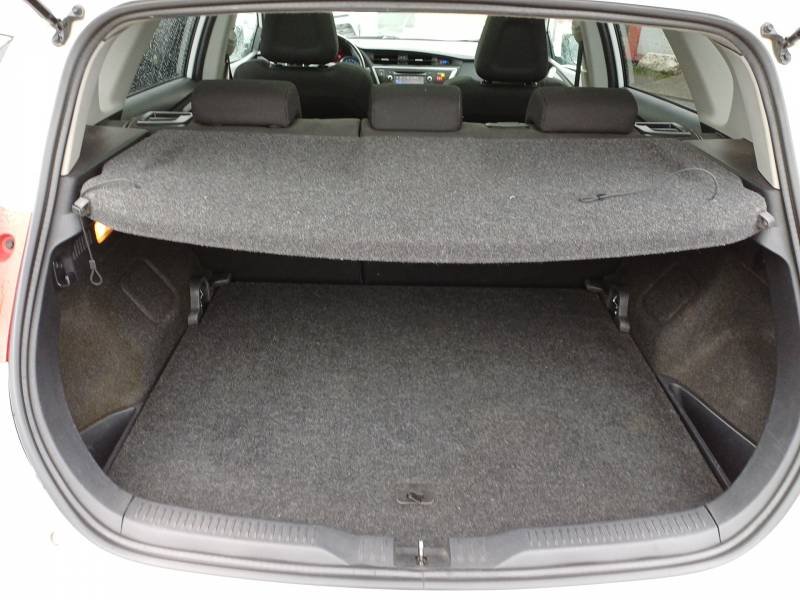 Toyota Auris - Photo 12