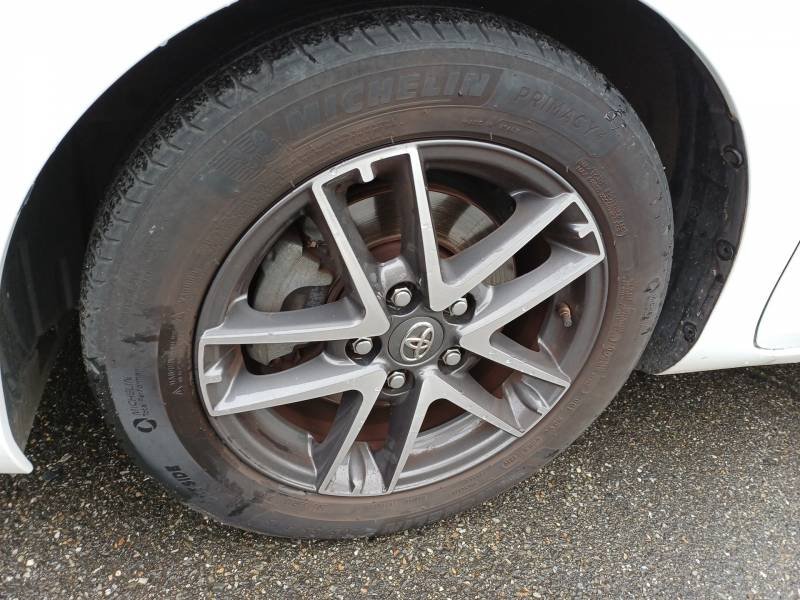 Toyota Auris - Photo 9