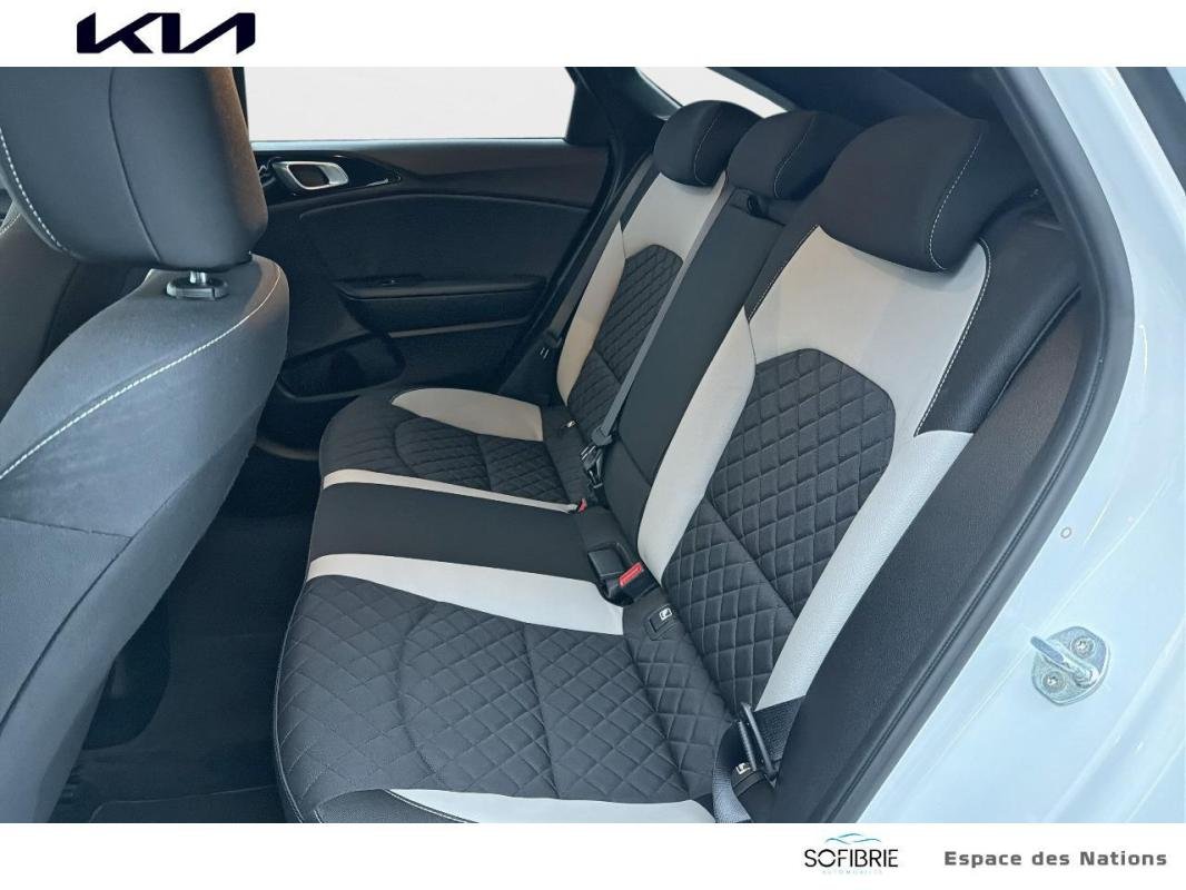 Kia ProCeed - Photo 12