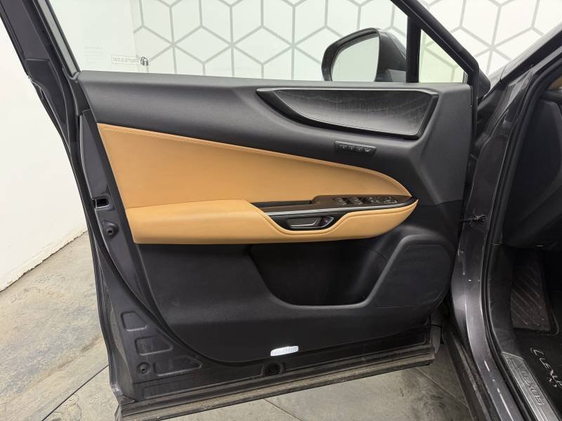 Lexus NX - Photo 28