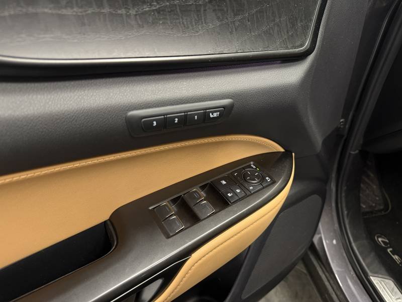 Lexus NX - Photo 29