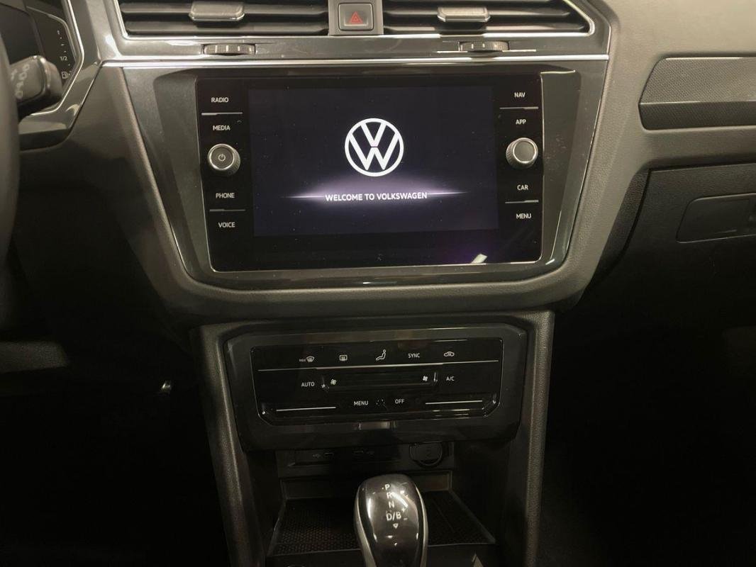 Volkswagen Tiguan - Photo 11