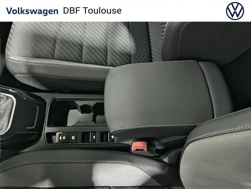 Volkswagen T-Roc - Photo 25