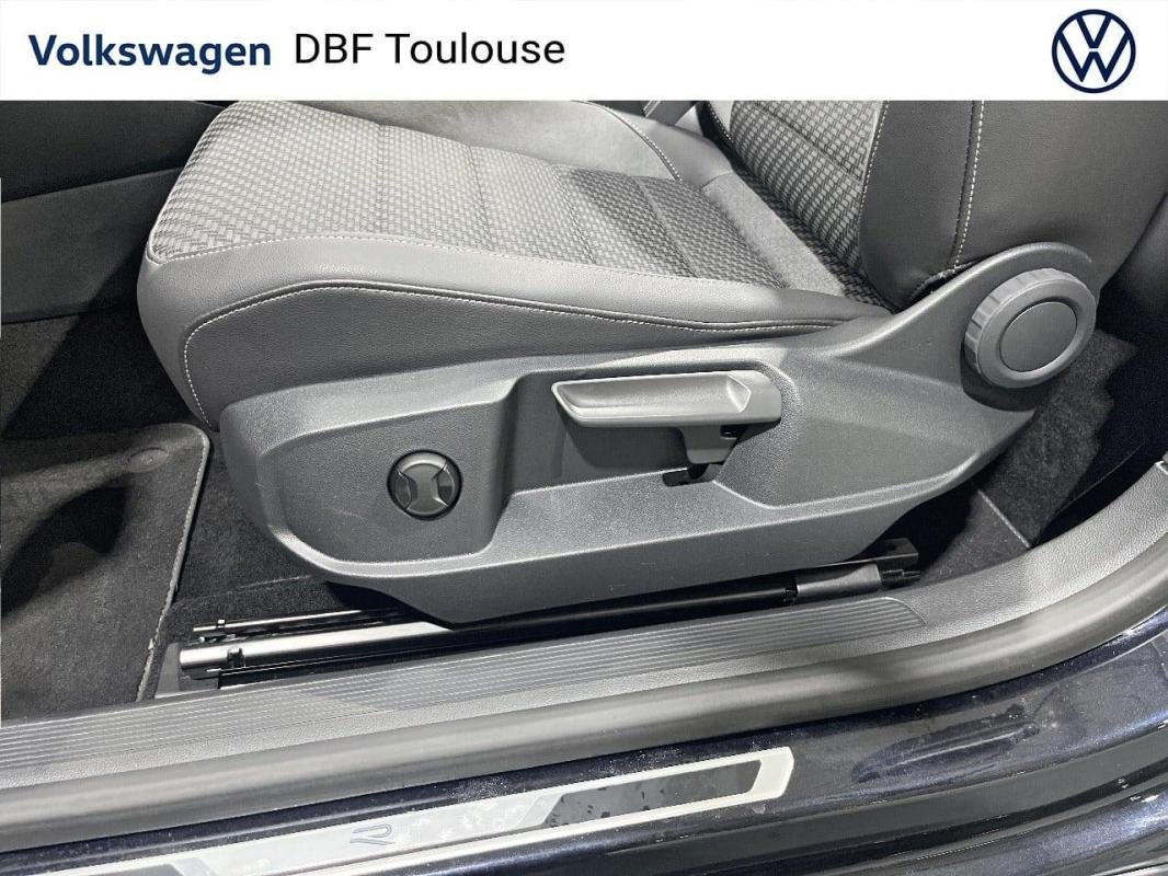 Volkswagen T-Roc - Photo 26