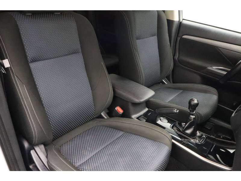 Mitsubishi Outlander - Photo 11