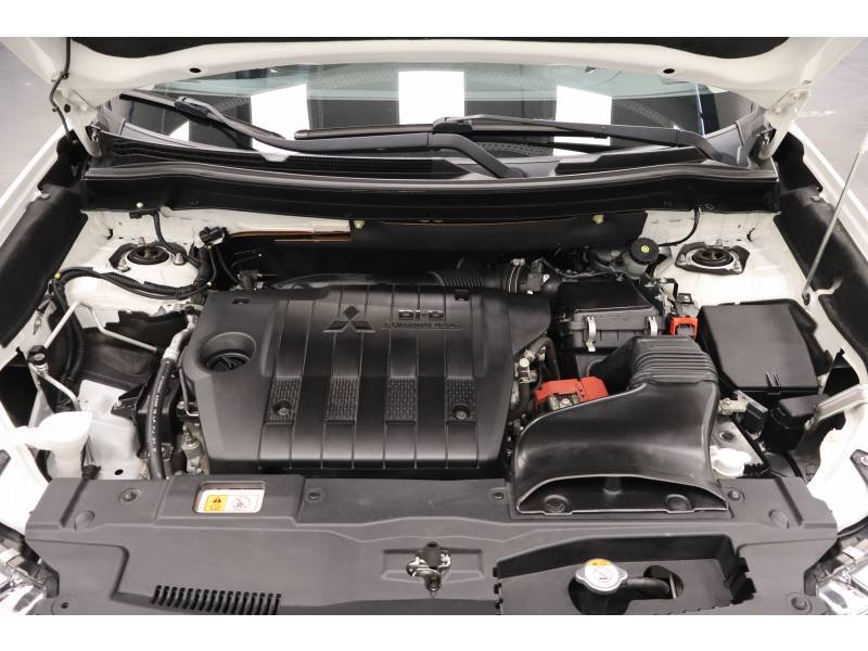 Mitsubishi Outlander - Photo 8