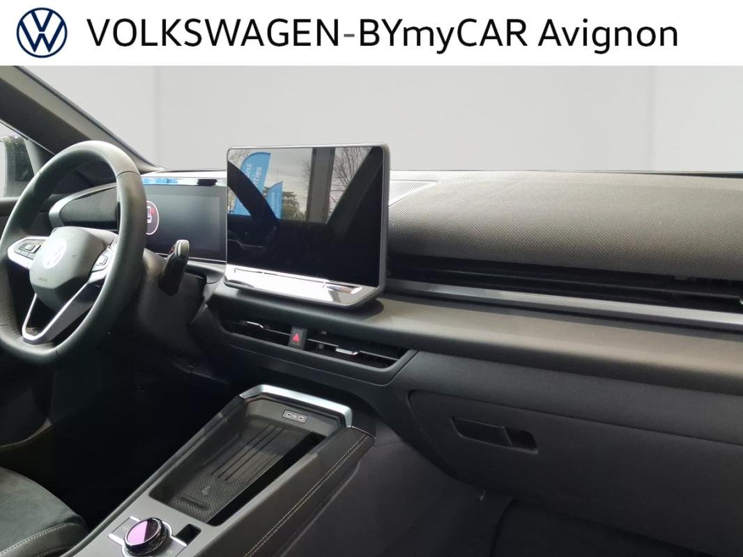 Volkswagen T-Roc - Photo 28