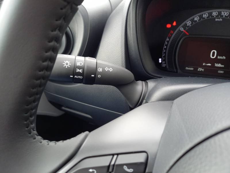 Toyota aygo x - Photo 11