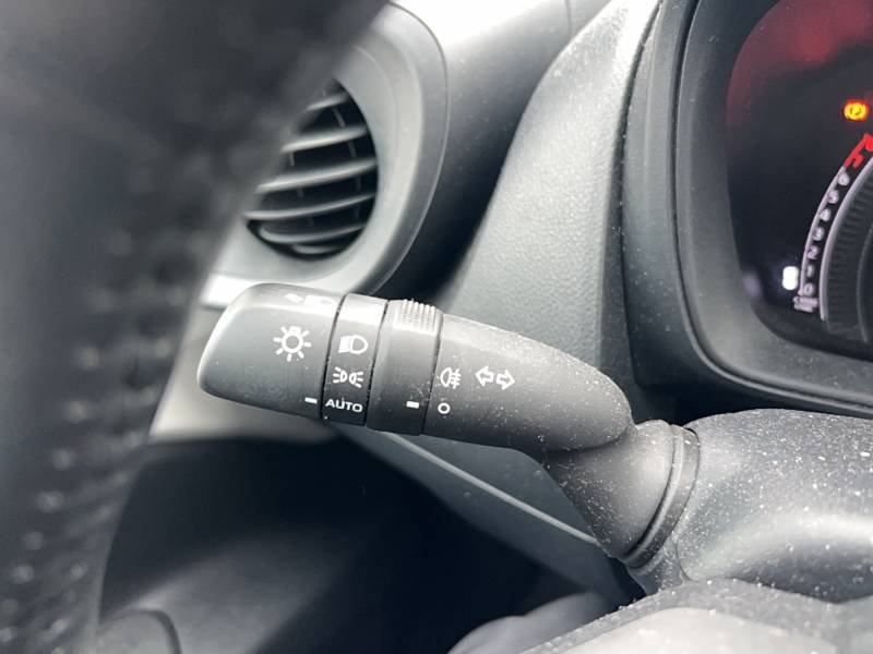 Toyota aygo x - Photo 19