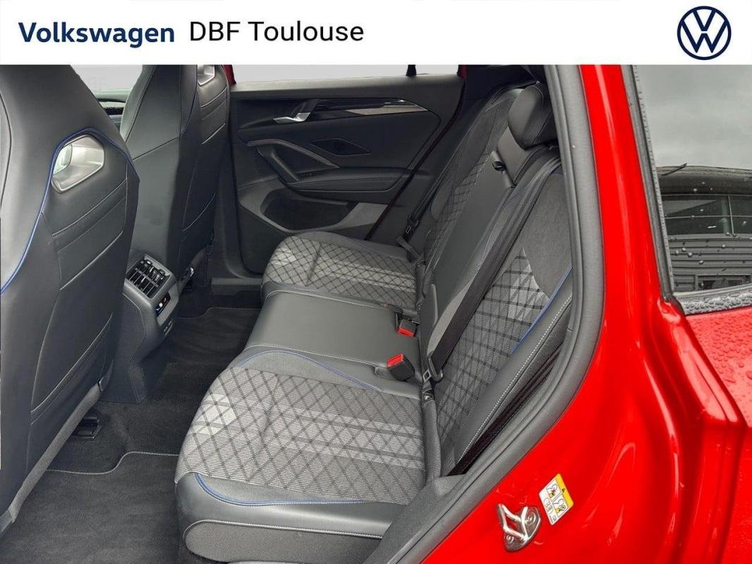 Volkswagen Tiguan - Photo 12