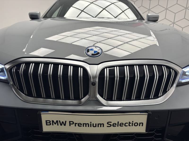 BMW Série 3 - Photo 22