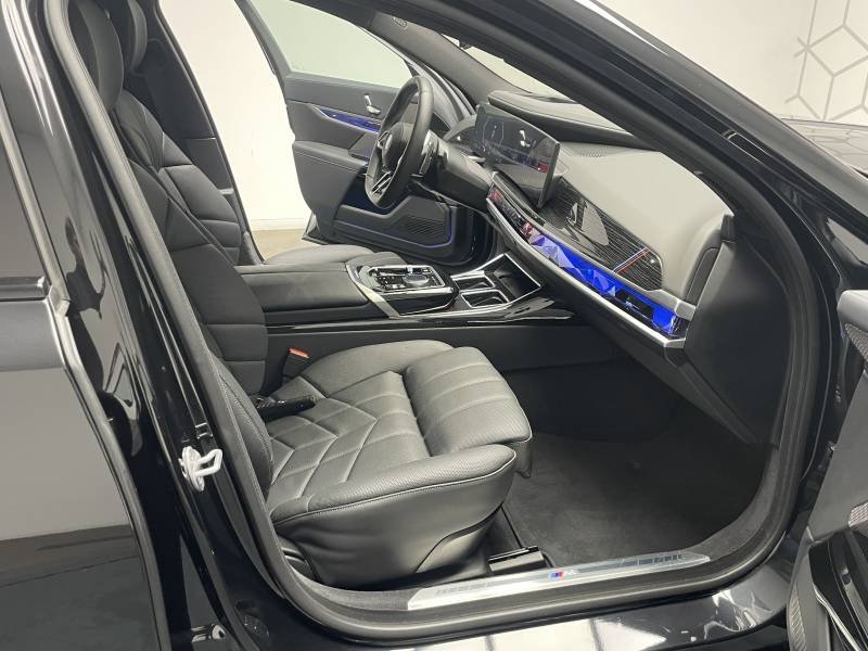 BMW Série 7 - Photo 28