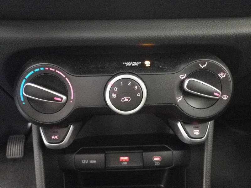 Kia Picanto - Photo 22