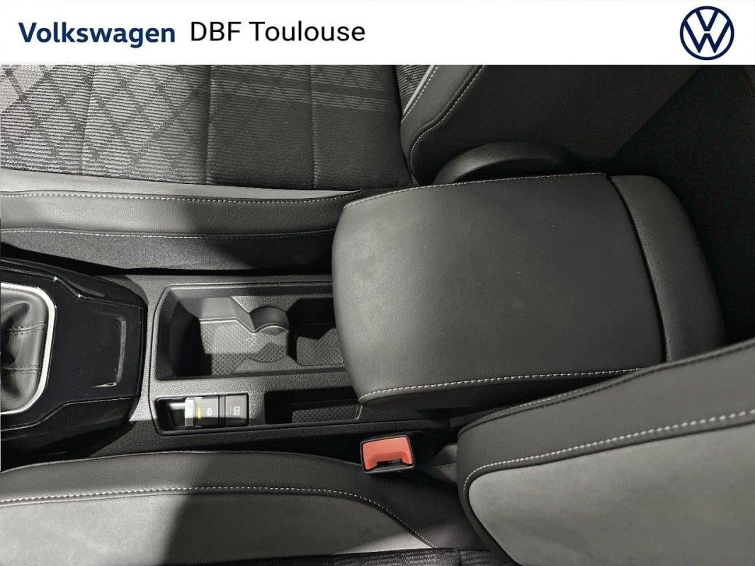 Volkswagen T-Roc - Photo 25