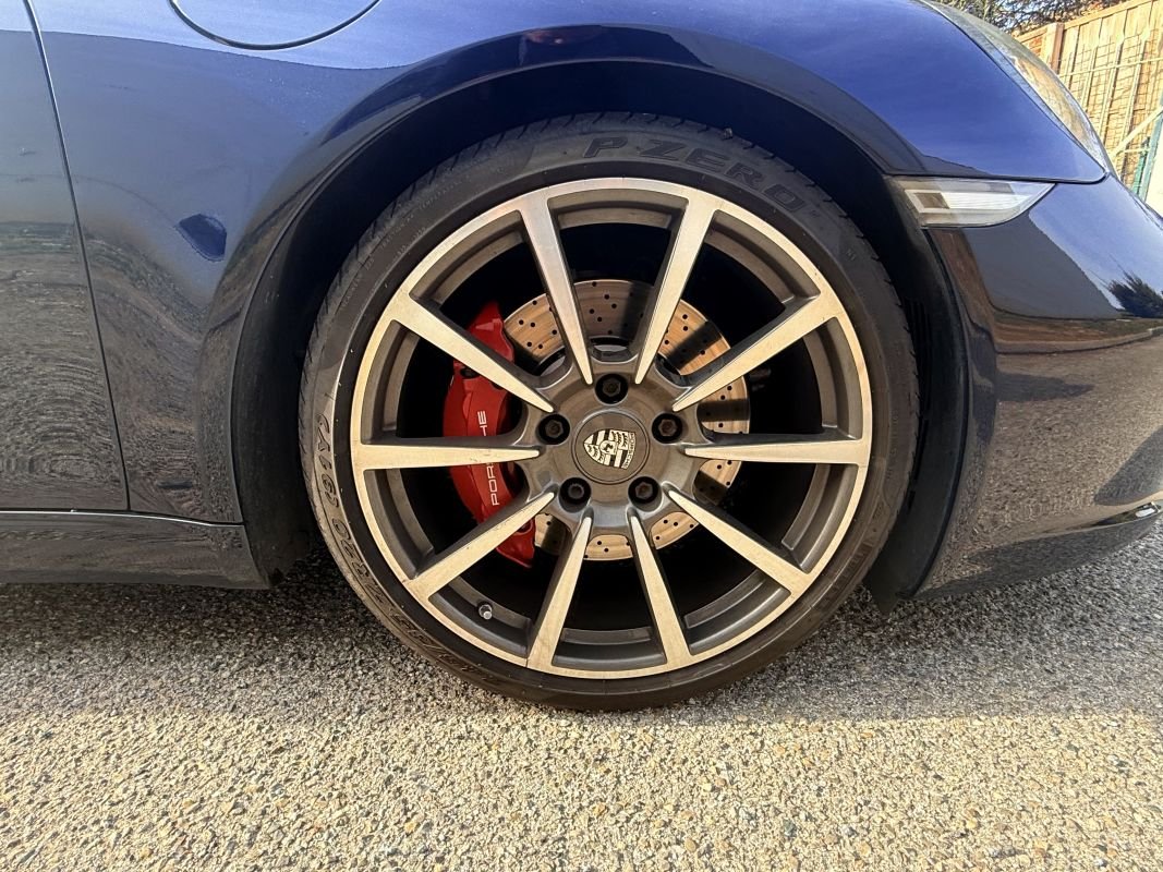 Porsche 911 - Photo 17
