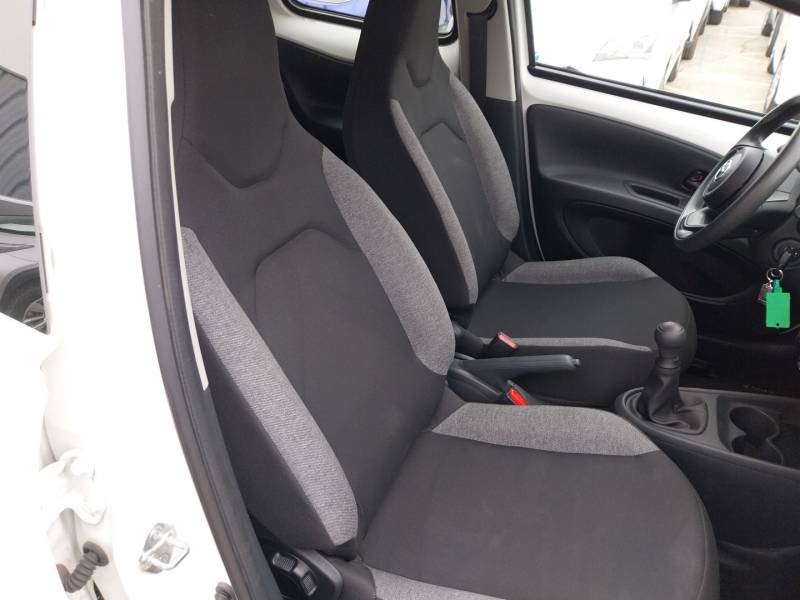 Toyota aygo x - Photo 12
