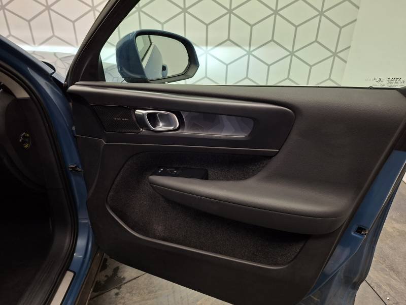 Volvo XC40 - Photo 24