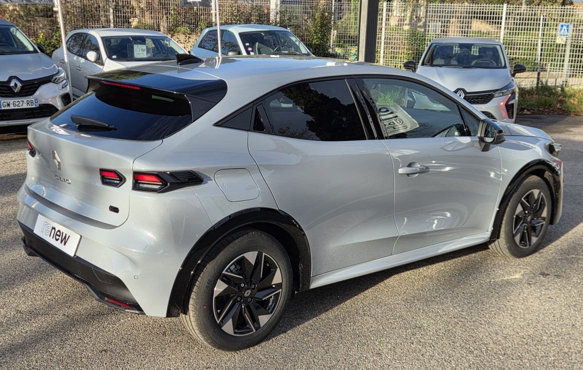 Renault Clio - Photo 18