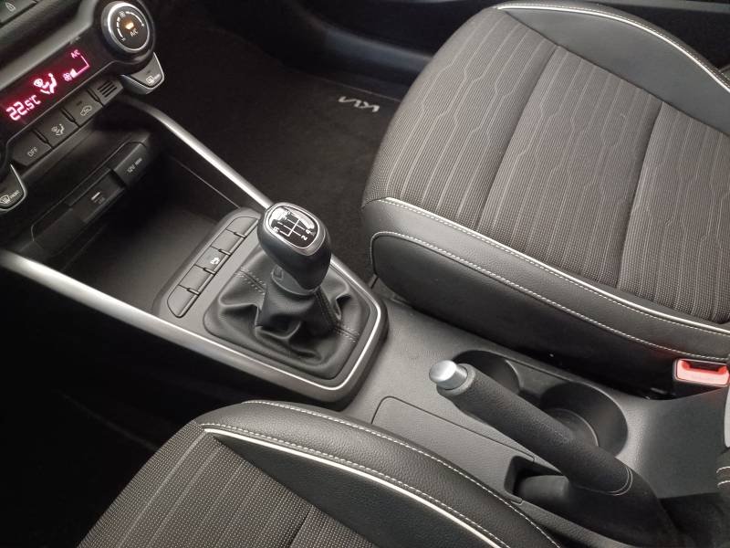 Kia Stonic - Photo 23