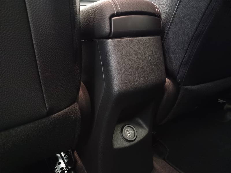Kia Stonic - Photo 35