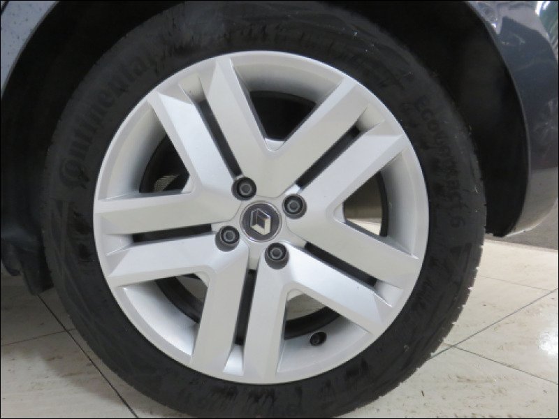 Renault Clio - Photo 17