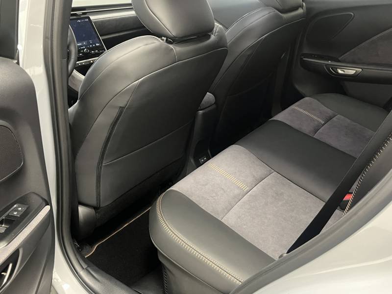 Lexus LBX - Photo 13