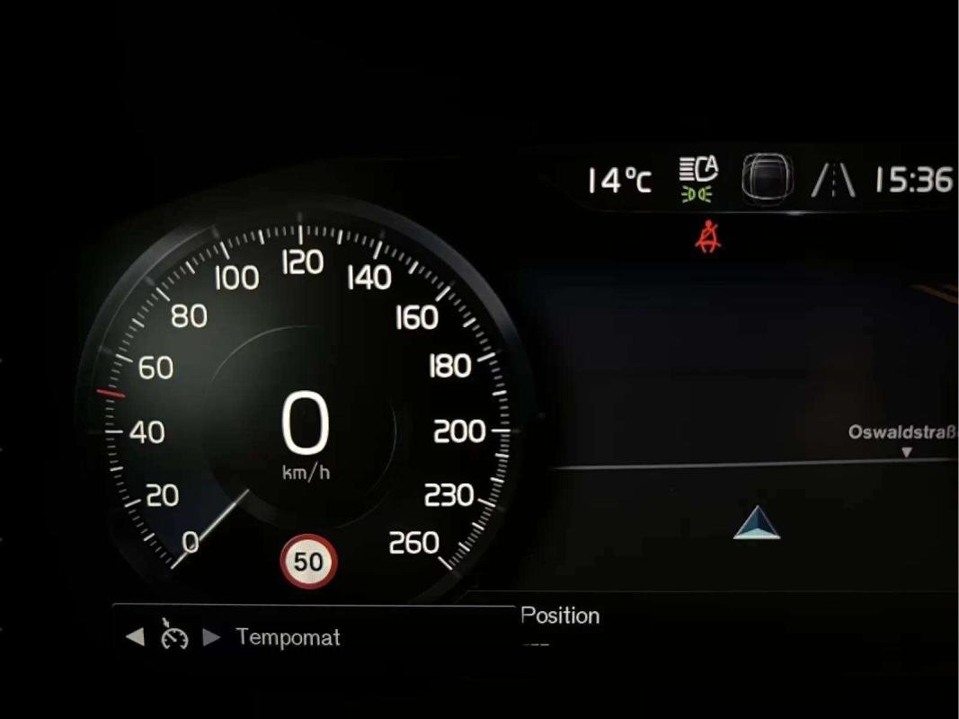 Volvo XC60 - Photo 21