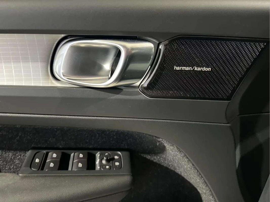 Volvo XC60 - Photo 26