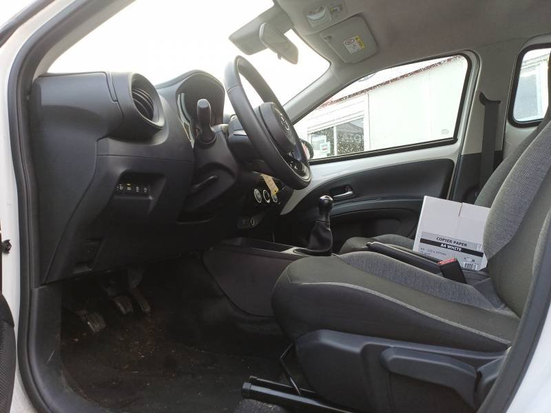 Toyota aygo x - Photo 21