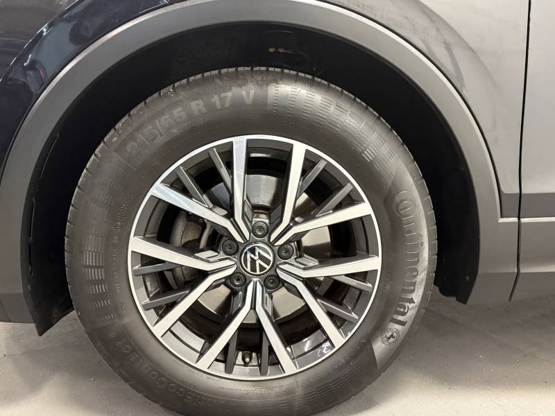 Volkswagen Tiguan - Photo 2